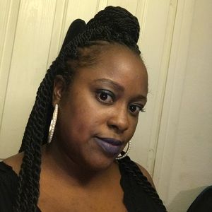 Meet your Posher, Chrystal